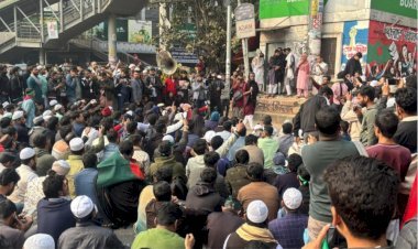 ওসমান হাদি হত্যাকাণ্ডের বিচার দাবিতে আবারও শাহবাগ অবরোধ