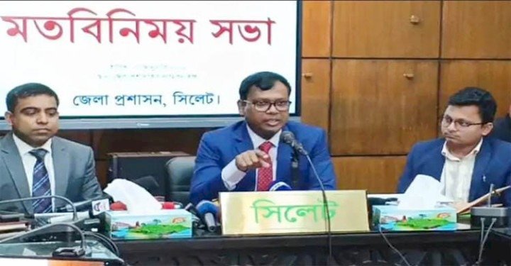 ১০ হাজার কোটি টাকা দিয়েও আমাকে কেনা যাবে না: ডিসি সারওয়ার আলম