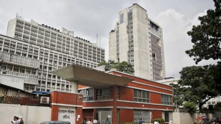 ঢিলেঢালা প্রশাসন, নতুন সরকারের অপেক্ষায় সরকারি কর্মকর্তারা